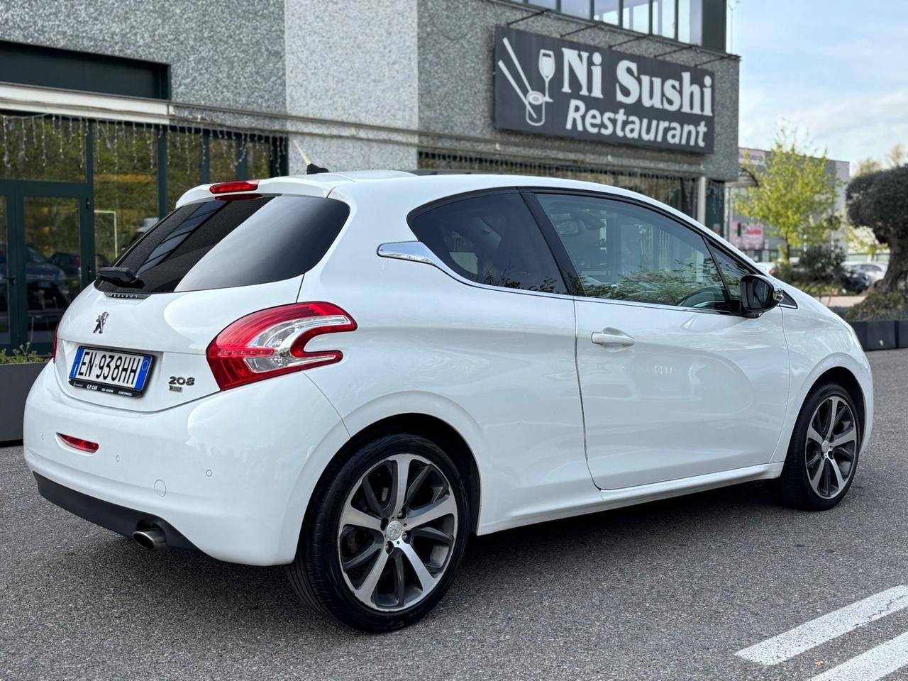 Peugeot 208 1.6 e-HDi 92 CV Stop&Start 3 porte Allure