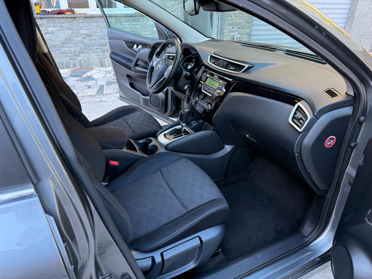 Nissan Qashqai 1.6 dCi 2WD Visia CAMBIO AUTOMATICO