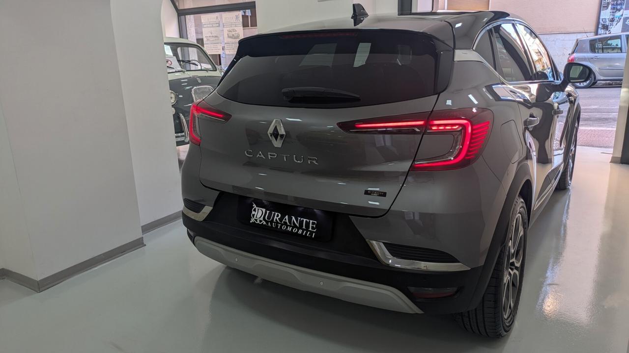 Renault Captur Full Hybrid E-Tech 145 CV Techno Fast Track