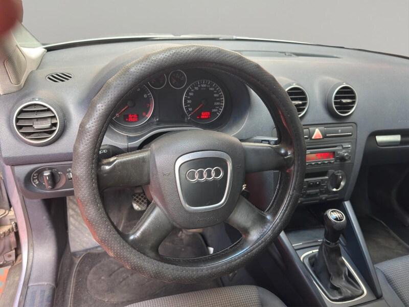 AUDI A3 2ª serie A3 SPB 1.6 16V FSI Attraction