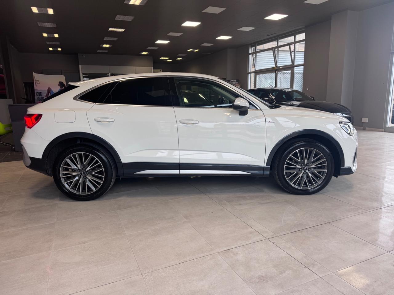 AUDI Q3 SBACK 2.0 TDI STRONIC SLINE EDITION