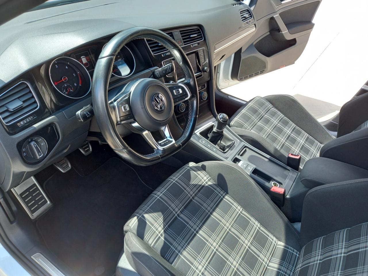 Volkswagen Golf GTD 2.0 TDI 5p. BlueMotion Technology