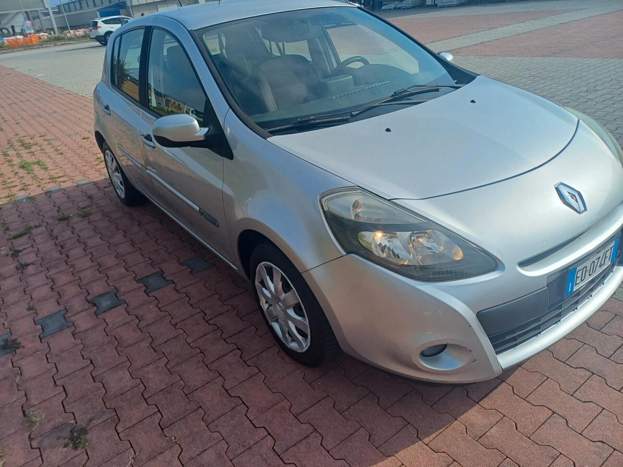 Renault Clio 1.2 16V 5 porte Dynamique