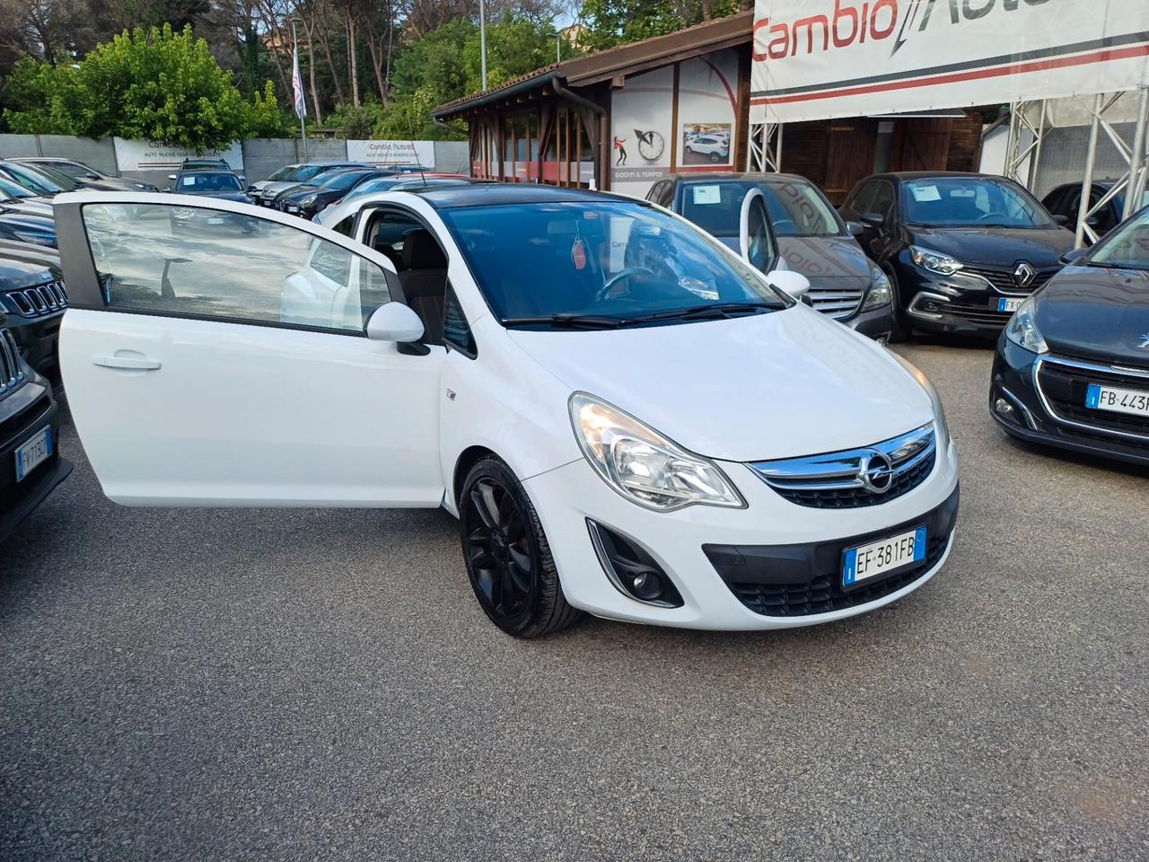 Opel Corsa 1.2 3 porte b-color