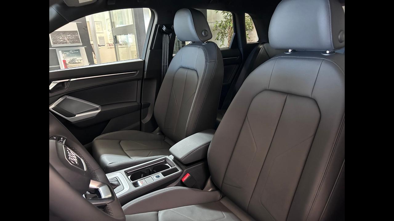 Audi Q3 45 TFSI E S TRONIC