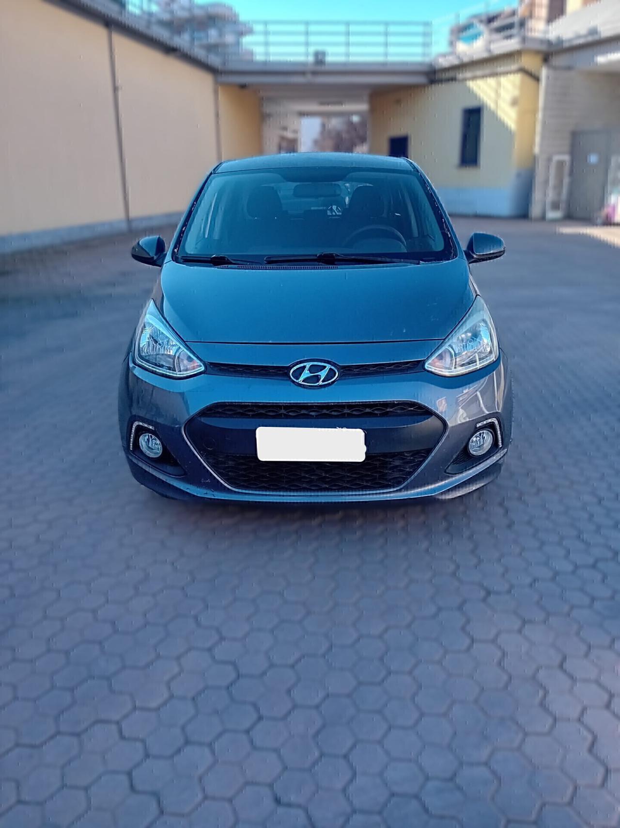 Hyundai i10 - APERTI AD AGOSTO