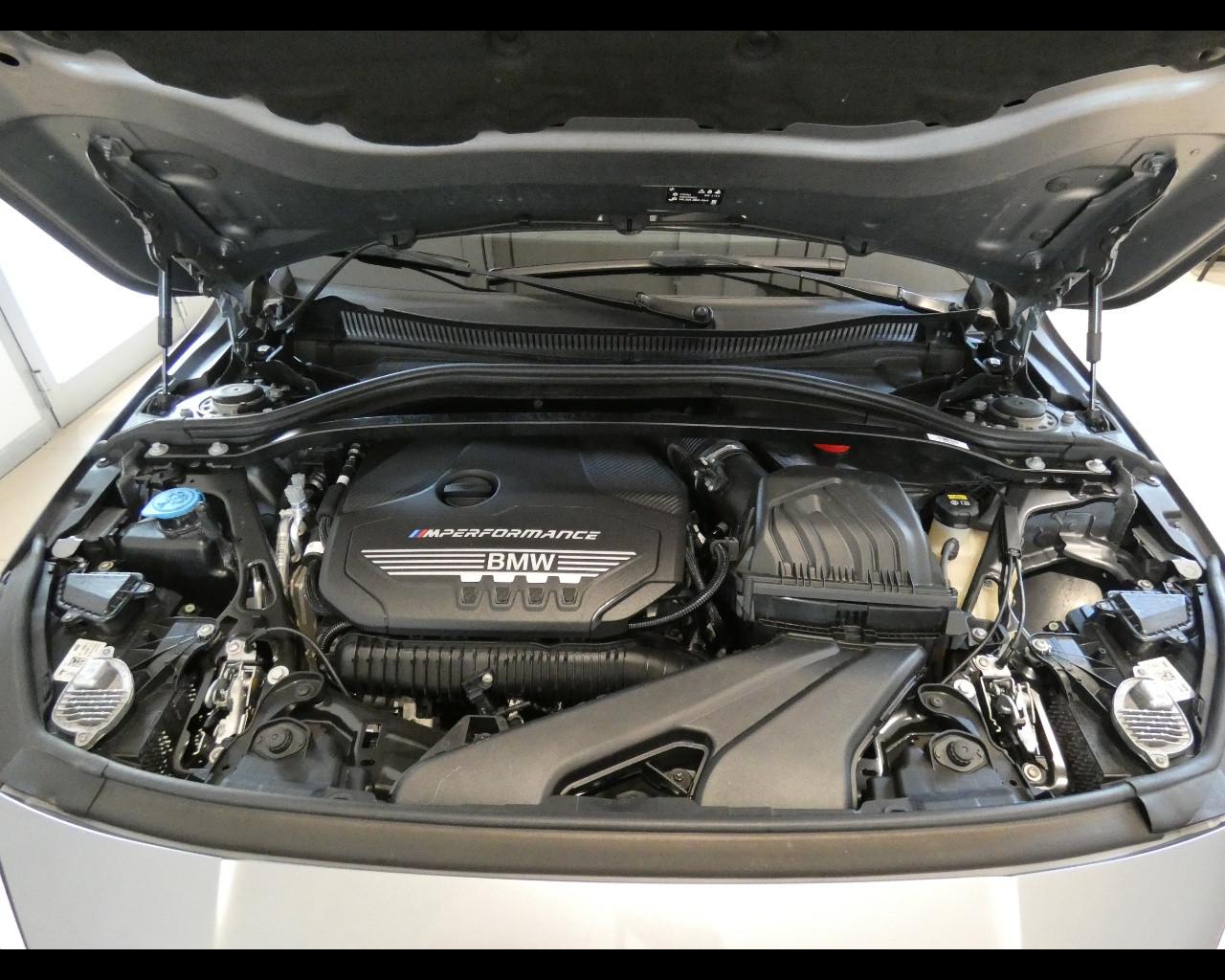 BMW Serie 1 (F40) - M 135i xDrive