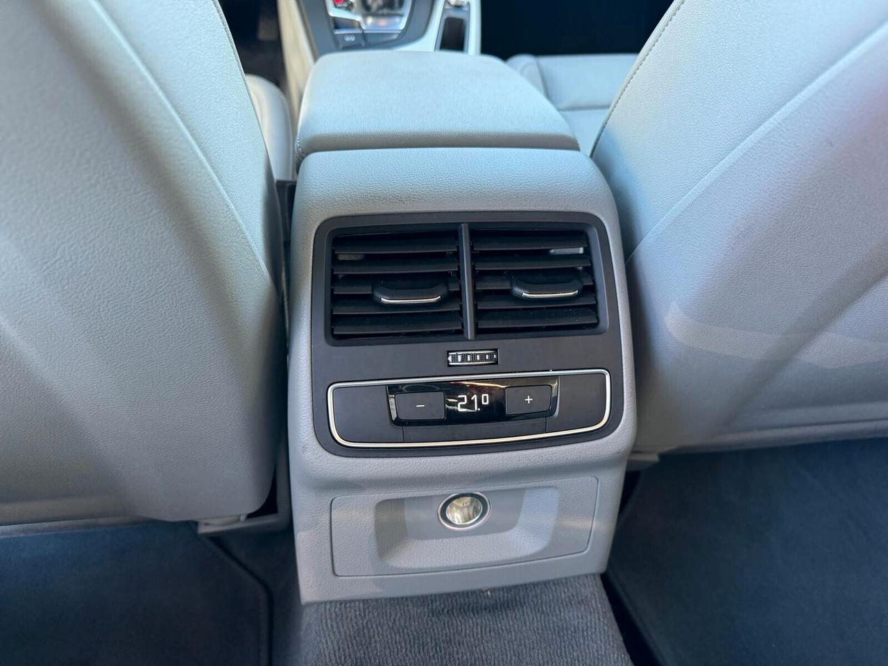 Audi A4 Avant 40 TDI quattro S tronic Virtual Cockpit
