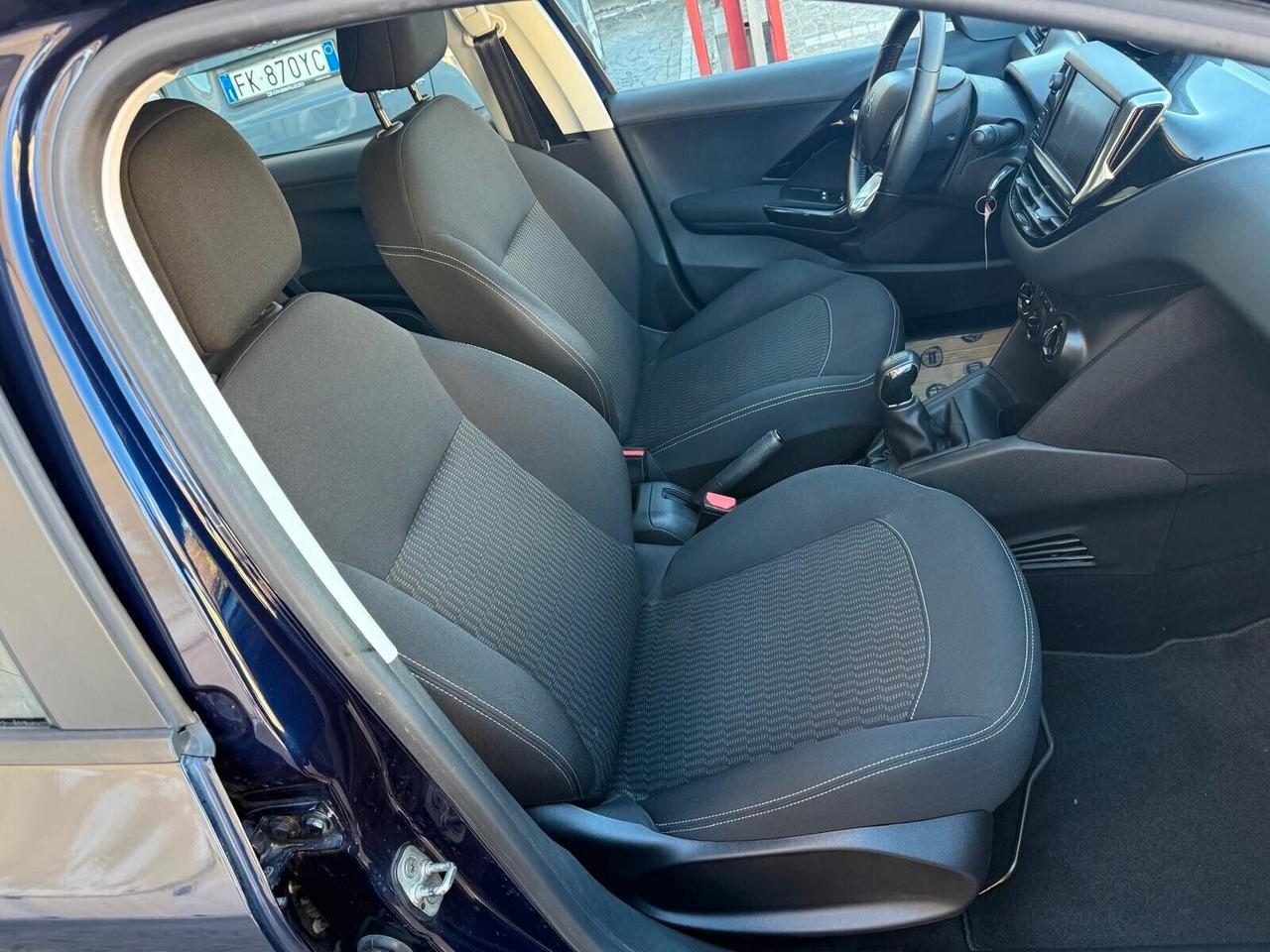 Peugeot 208 1.2 Benz 82cv Allure PER NEOPATENTATI
