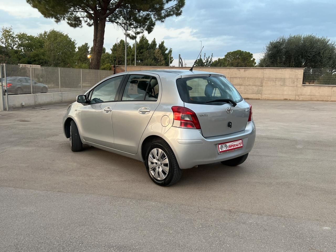 Toyota Yaris 1.4 D TAGLIANDATA GUIDA NEPATENT.