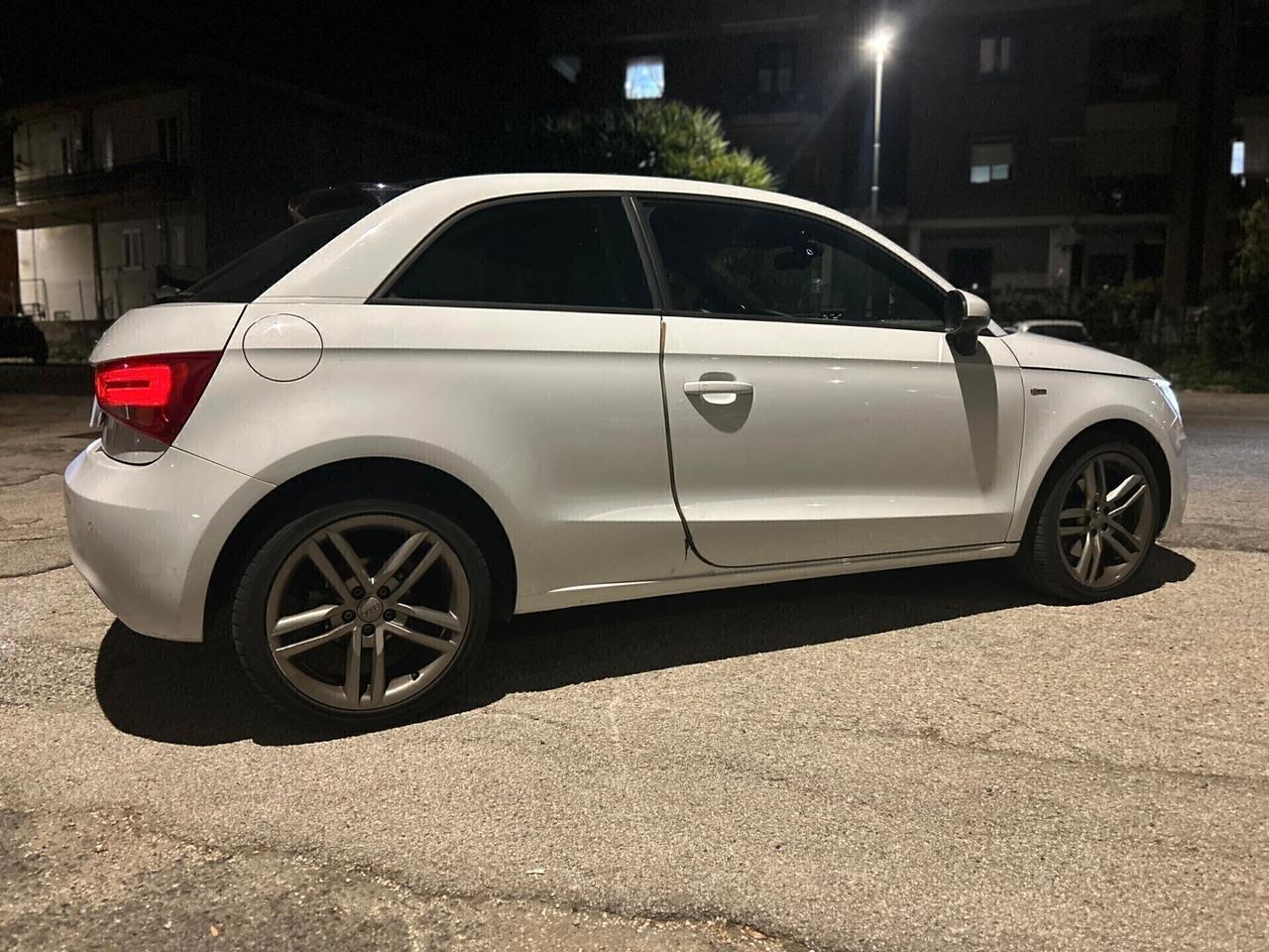 Audi A1 1.6 TDI 105 CV S Line edition