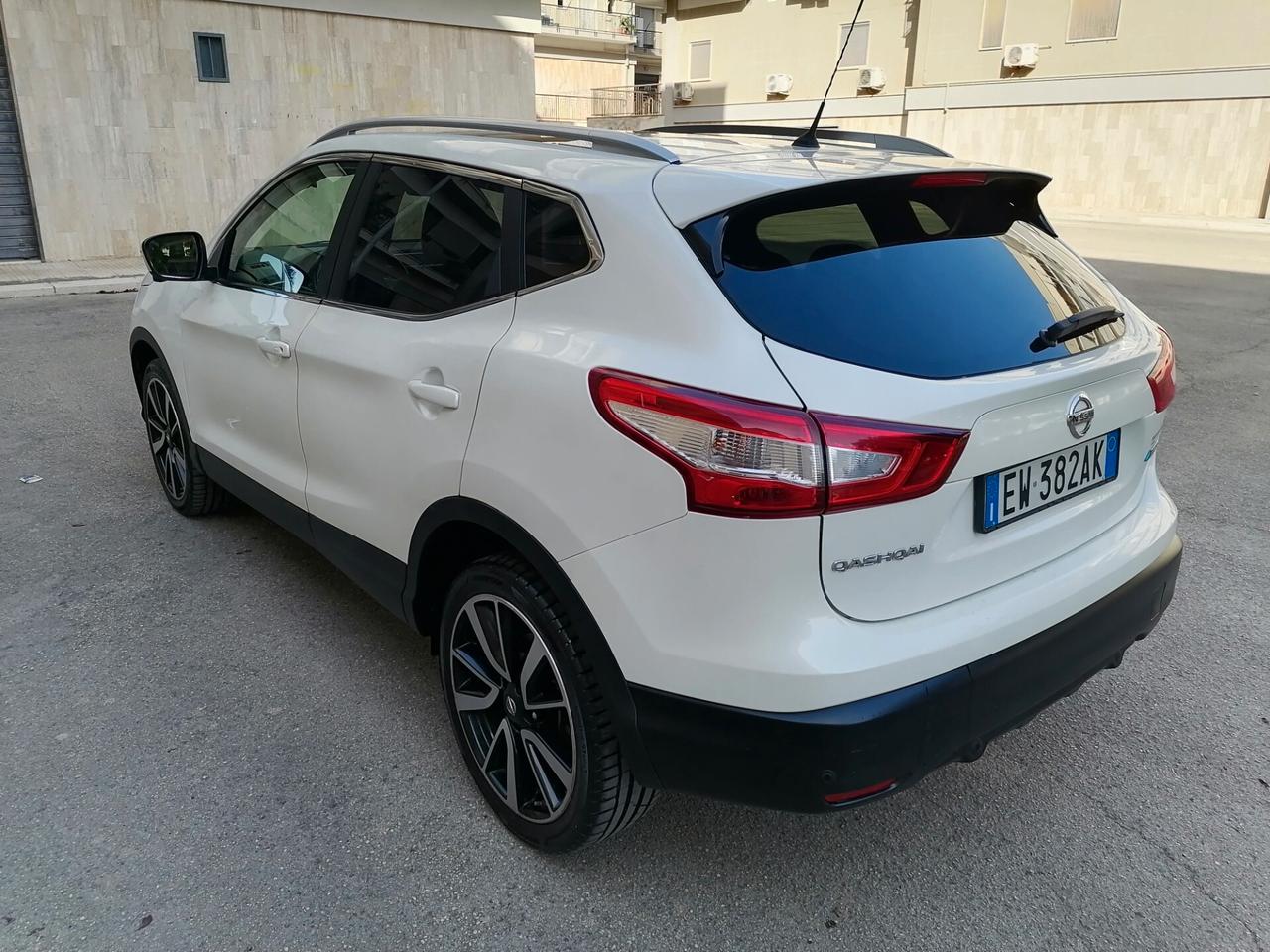 Nissan Qashqai 1.5 dCi DPF TEKNA TETTO FULL