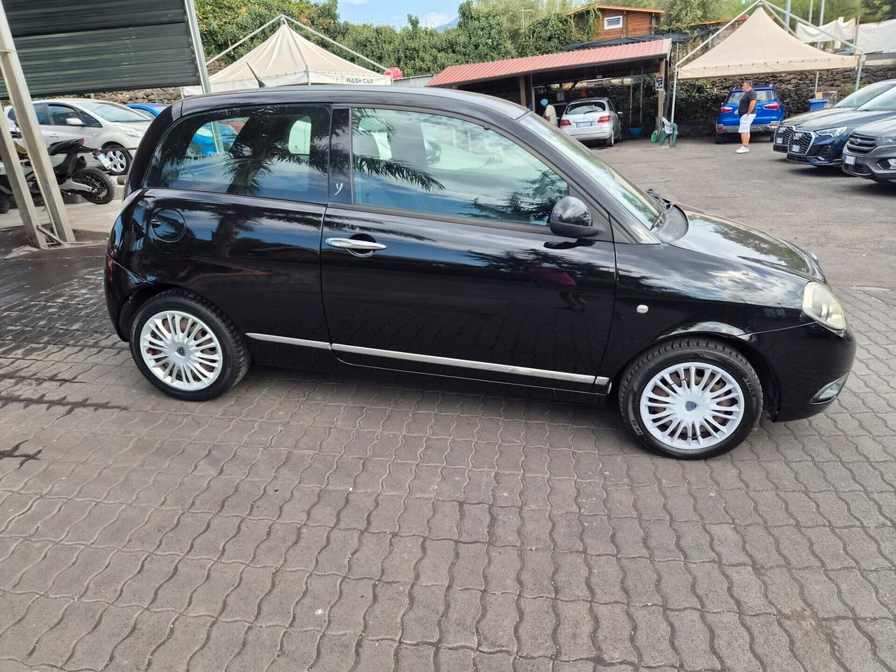 Lancia Ypsilon 1.2 69 CV 5 porte S&S Platinum