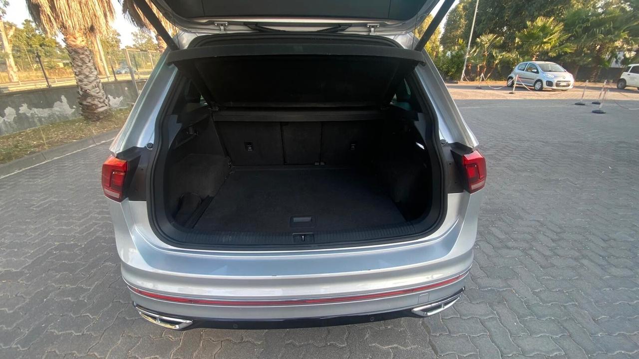 Volkswagen Tiguan 2.0 TDI 150 CV SCR DSG R-Line