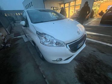Peugeot 208 1.4 HDi 68 CV 5 porte Active 2014