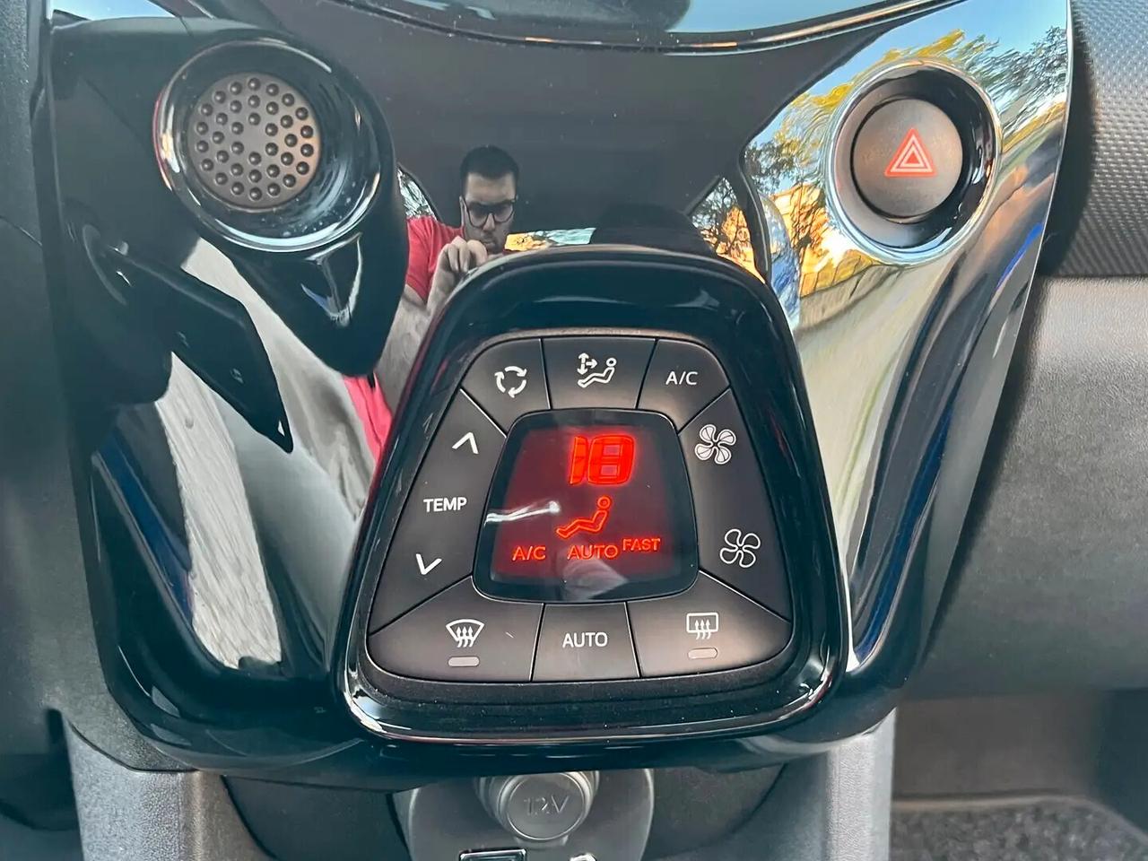 Citroen C1 VTi 72 5 porte Shine