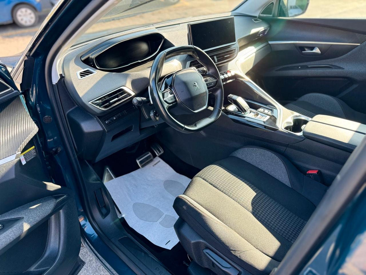 PEUGEOT 3008 1.5 131CV EAT8 GARANZIA 12 MESI PERMUTE POSSIBILITA DI FINANZIAMENTO IN SEDE