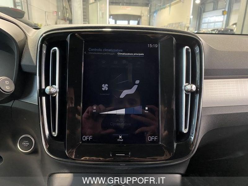 Volvo XC40 B4 AWD Geartronic Momentum Pro