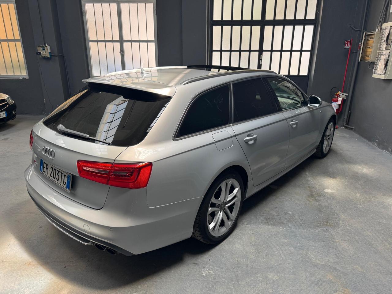 Audi A6 S6 Avant 4.0 TFSI quattro S tronic