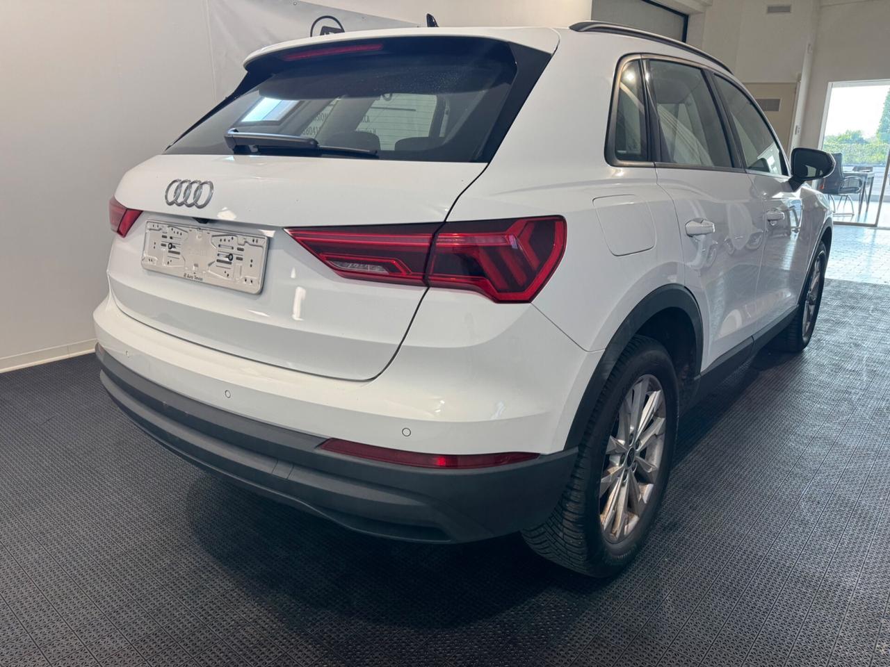 Audi Q3 35 TDI Business Advanced