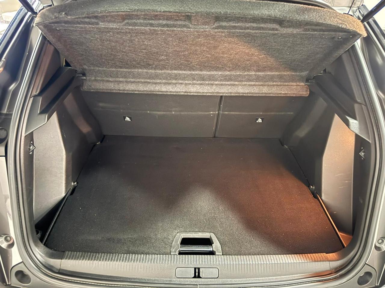 Peugeot 2008 BlueHDi 130 S&S EAT8 GT Pack Veglia l'i-cockpit 3D