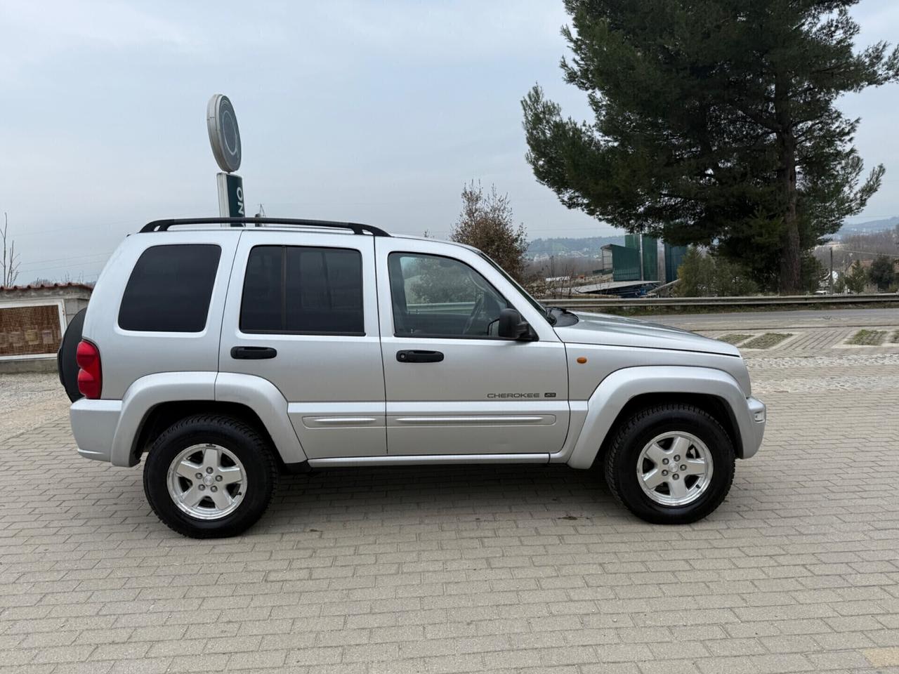 Jeep Cherokee 2.8 CRD Limited gancio traino