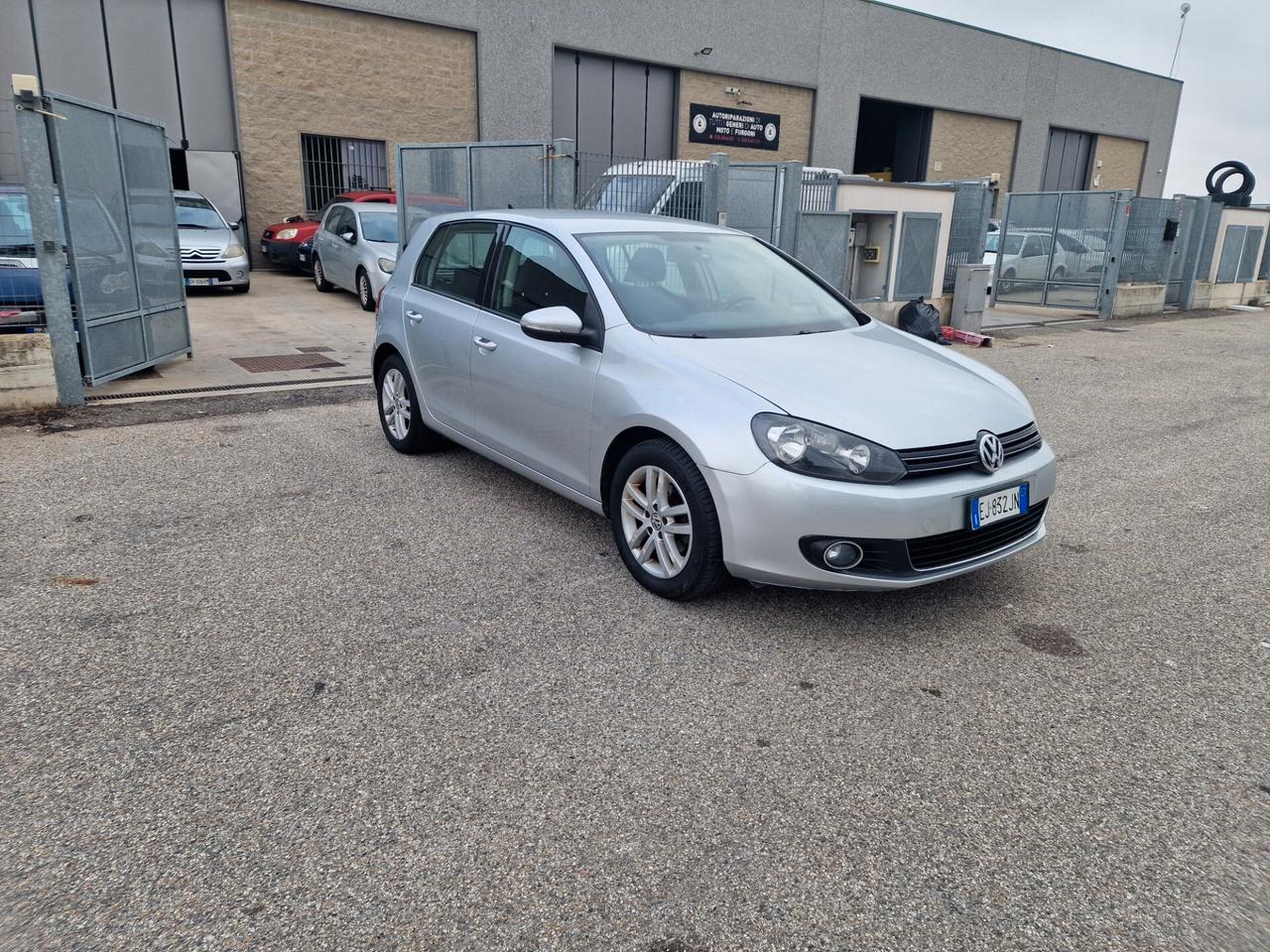 Volkswagen Golf 1.6 TDI DPF DSG 5p. Highline