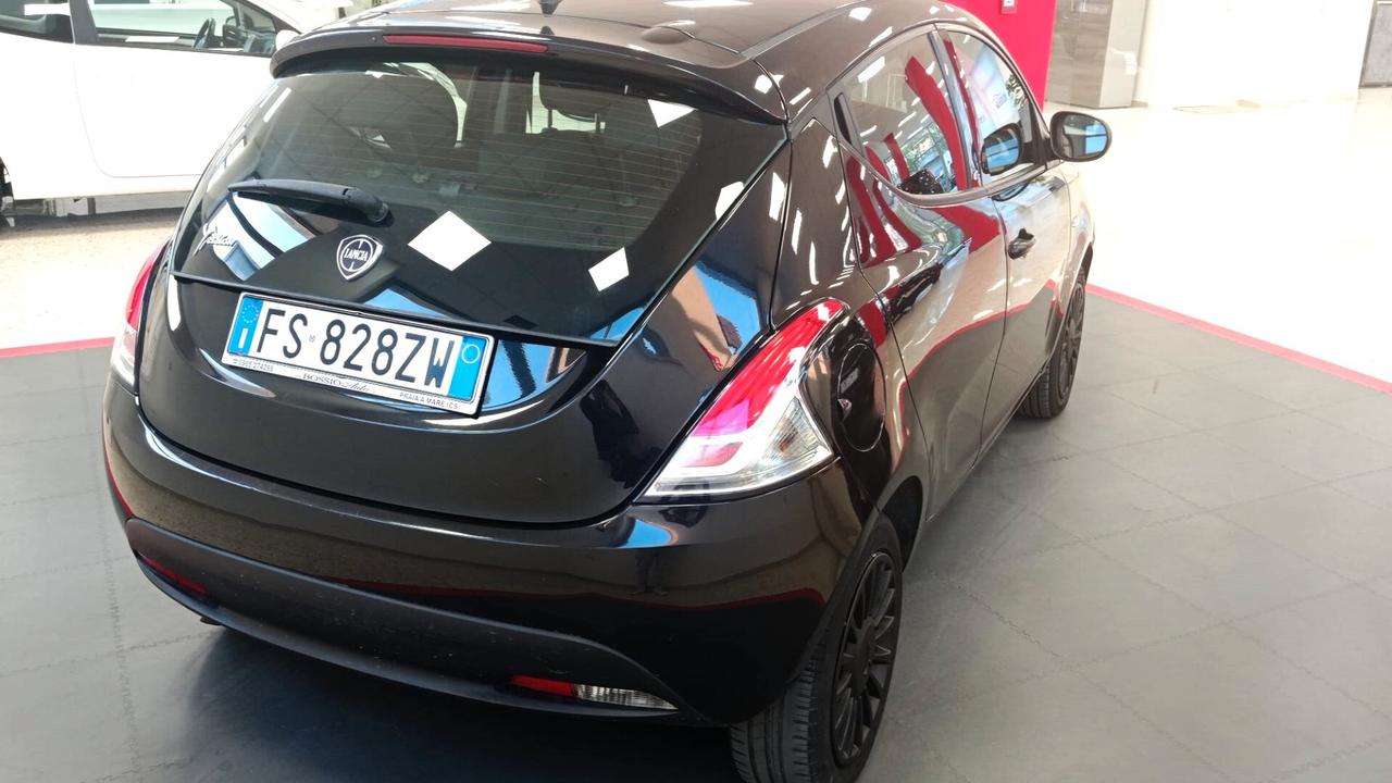 Lancia Ypsilon 1.2 69 CV 5 porte GPL Ecochic Elefantino Blu