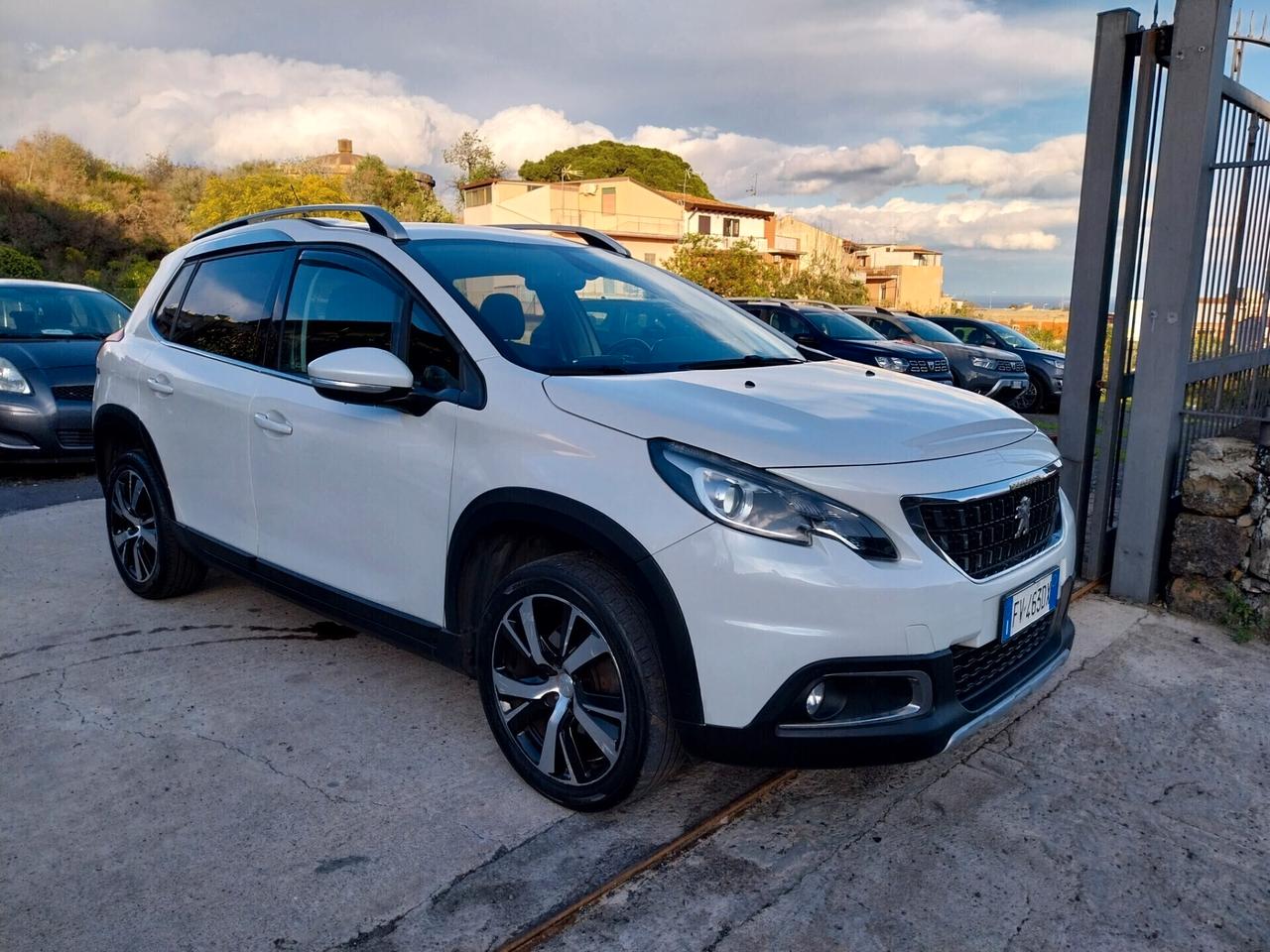 PEUGEOT 2008 1.6 DIESEL SOLO 90.000 KM ALLURE 2019