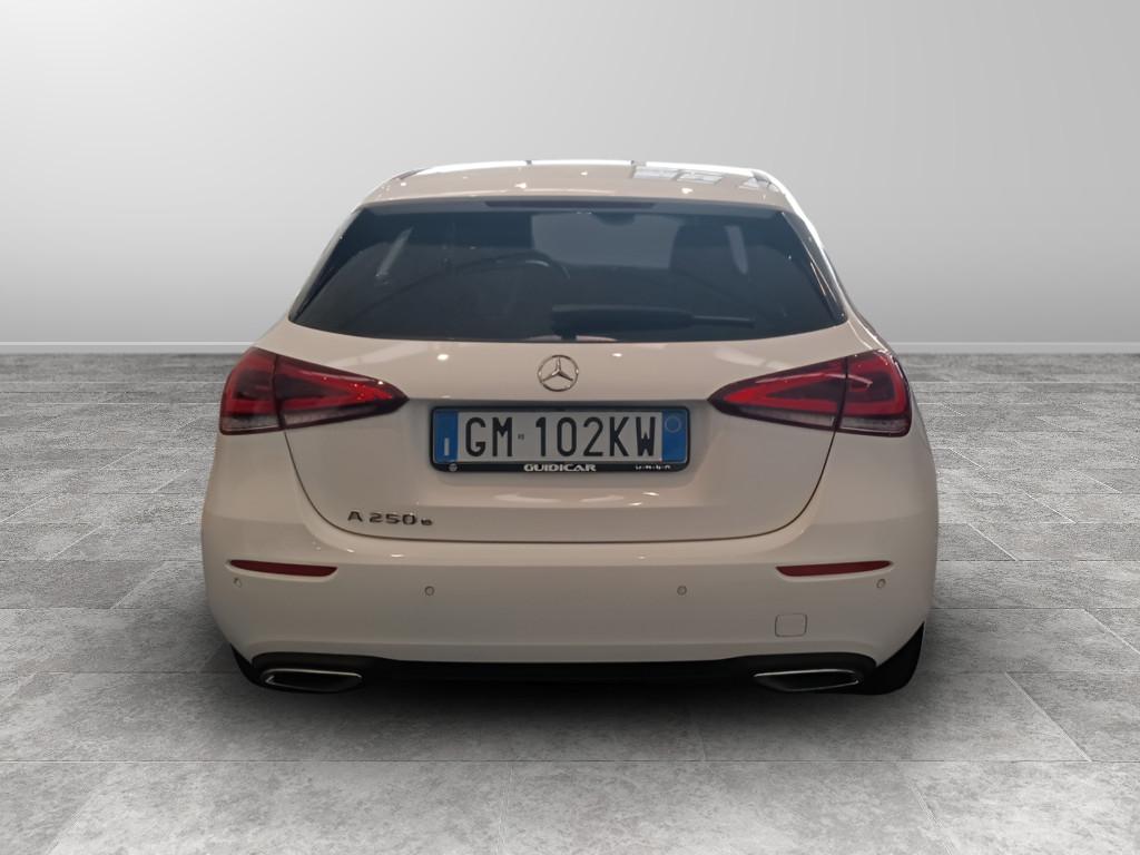 Mercedes-Benz Classe A - W177 2018 - A 250 e phev (eq-power) Sport auto