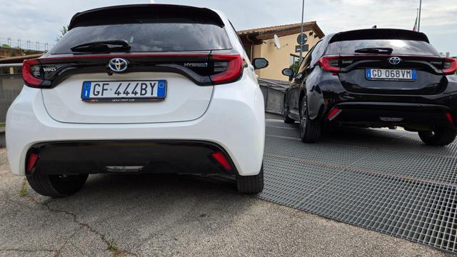TOYOTA Yaris 1.5 HYBRID LOUNGE TETTO PANO GARANZIA TOYOTA UNIP