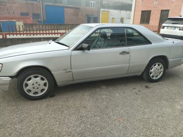 Mercedes-benz CE 200 MERCEDES CE COUPE 200