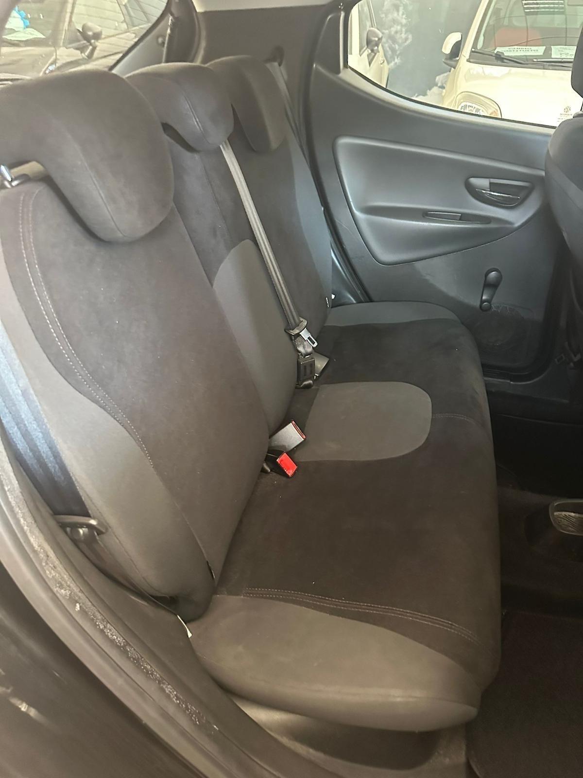 Lancia Ypsilon 1.2 benz ok neopatentati