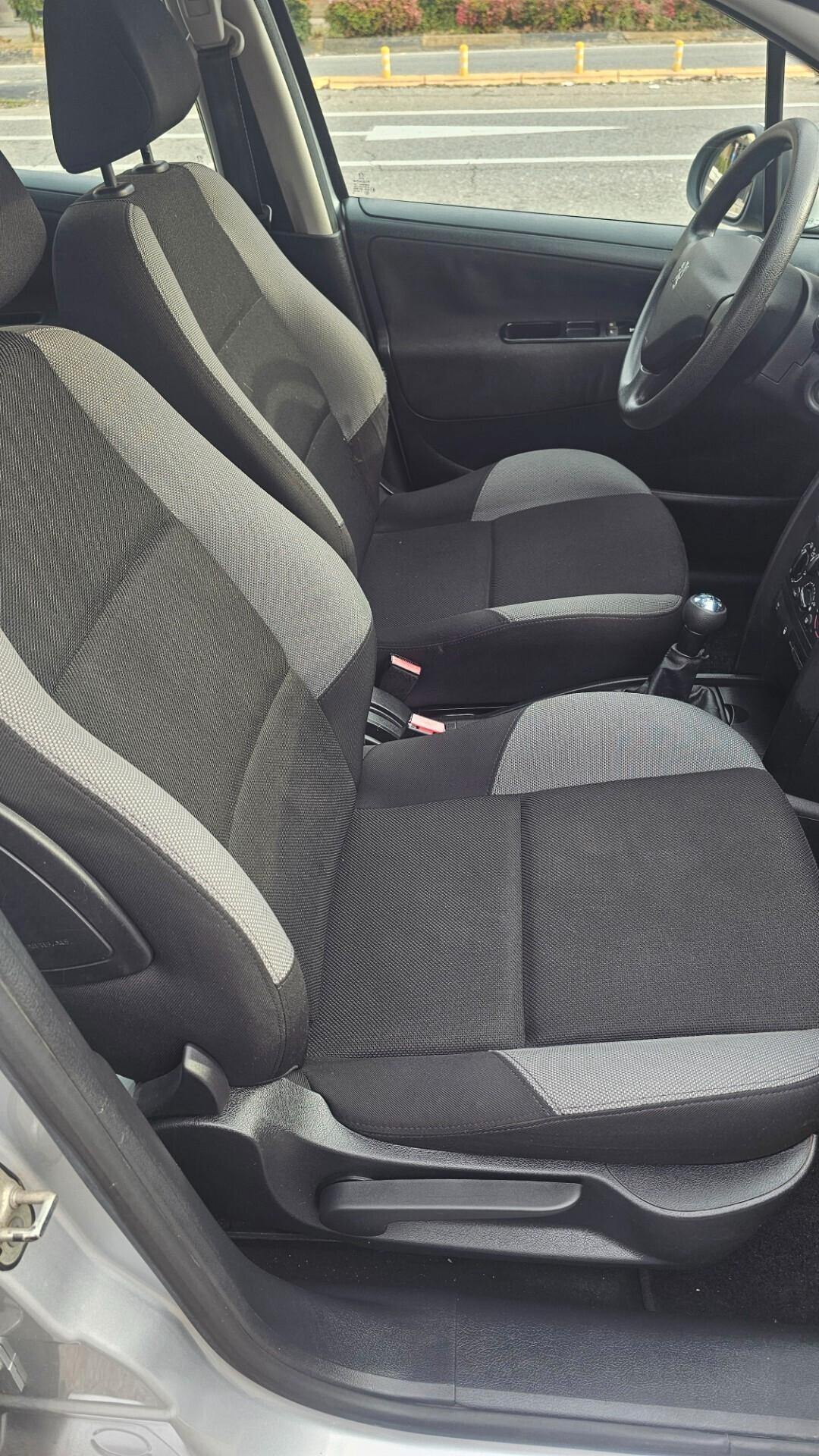 Peugeot 207 1.4 VTi 95CV 5p. XS