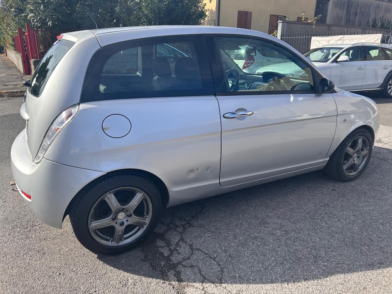 Lancia Ypsilon 1200 benzina