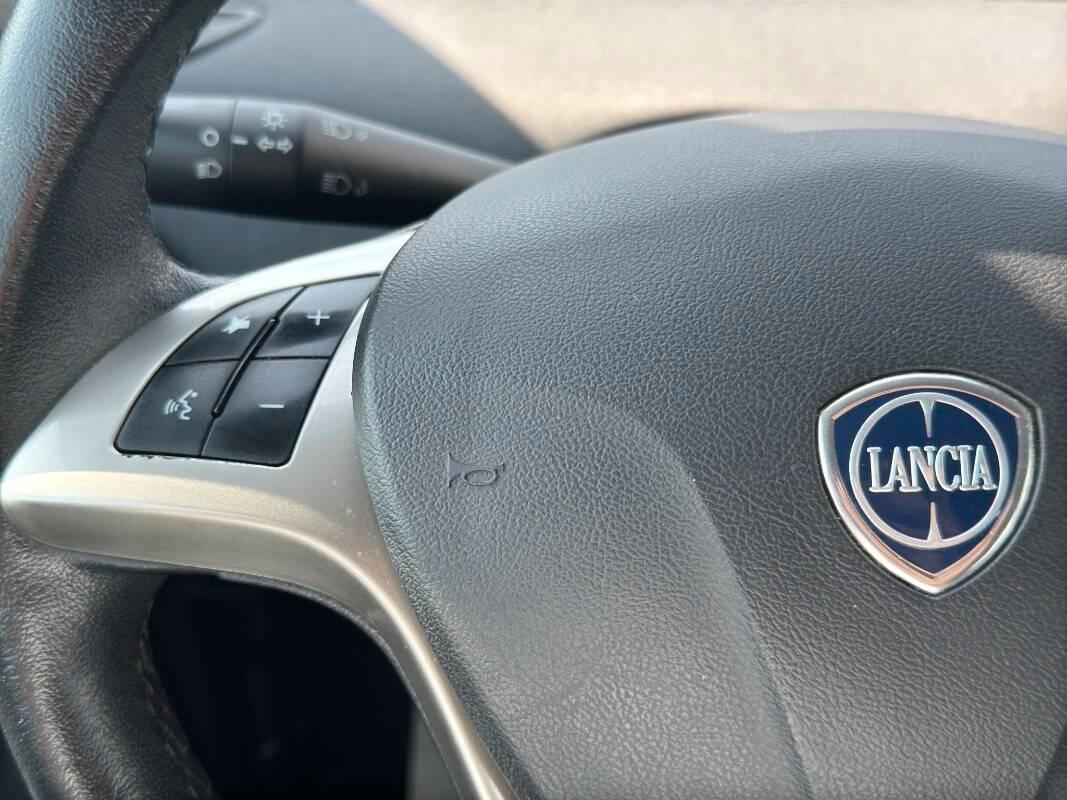 Lancia Ypsilon III 1.0 firefly hybrid Gold s&s 70cv CON CARPLAY