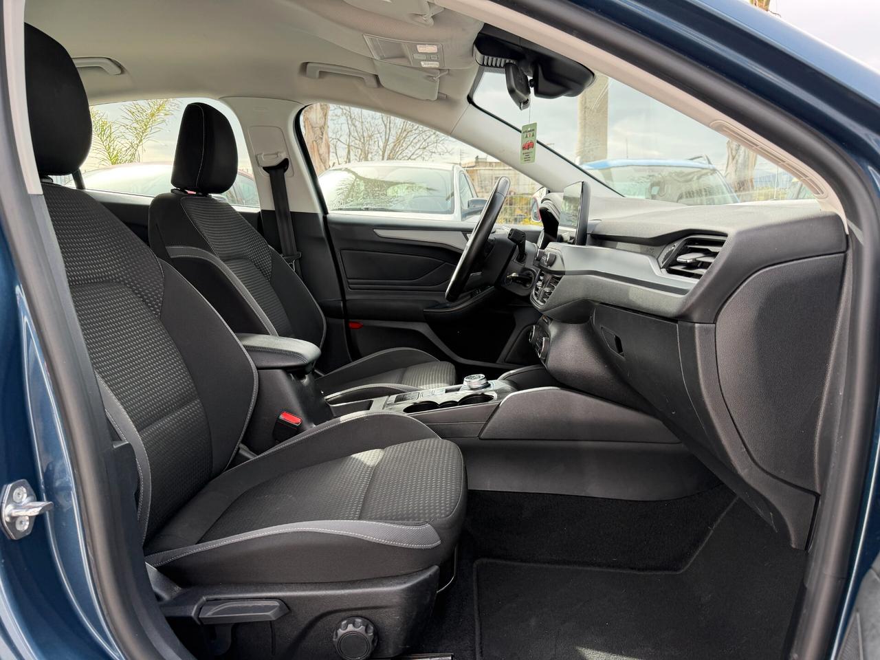 FORD FOCUS 2022 1.5 DIESEL 120 CV *LEGGI