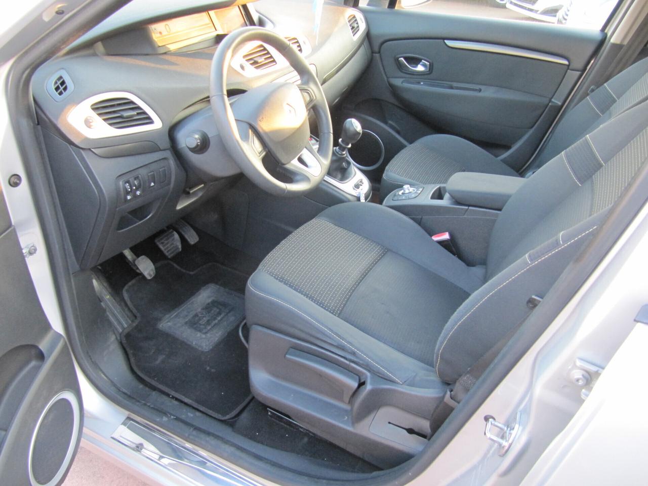 Renault Scénic X-Mod 1.9 dCi 130CV Luxe