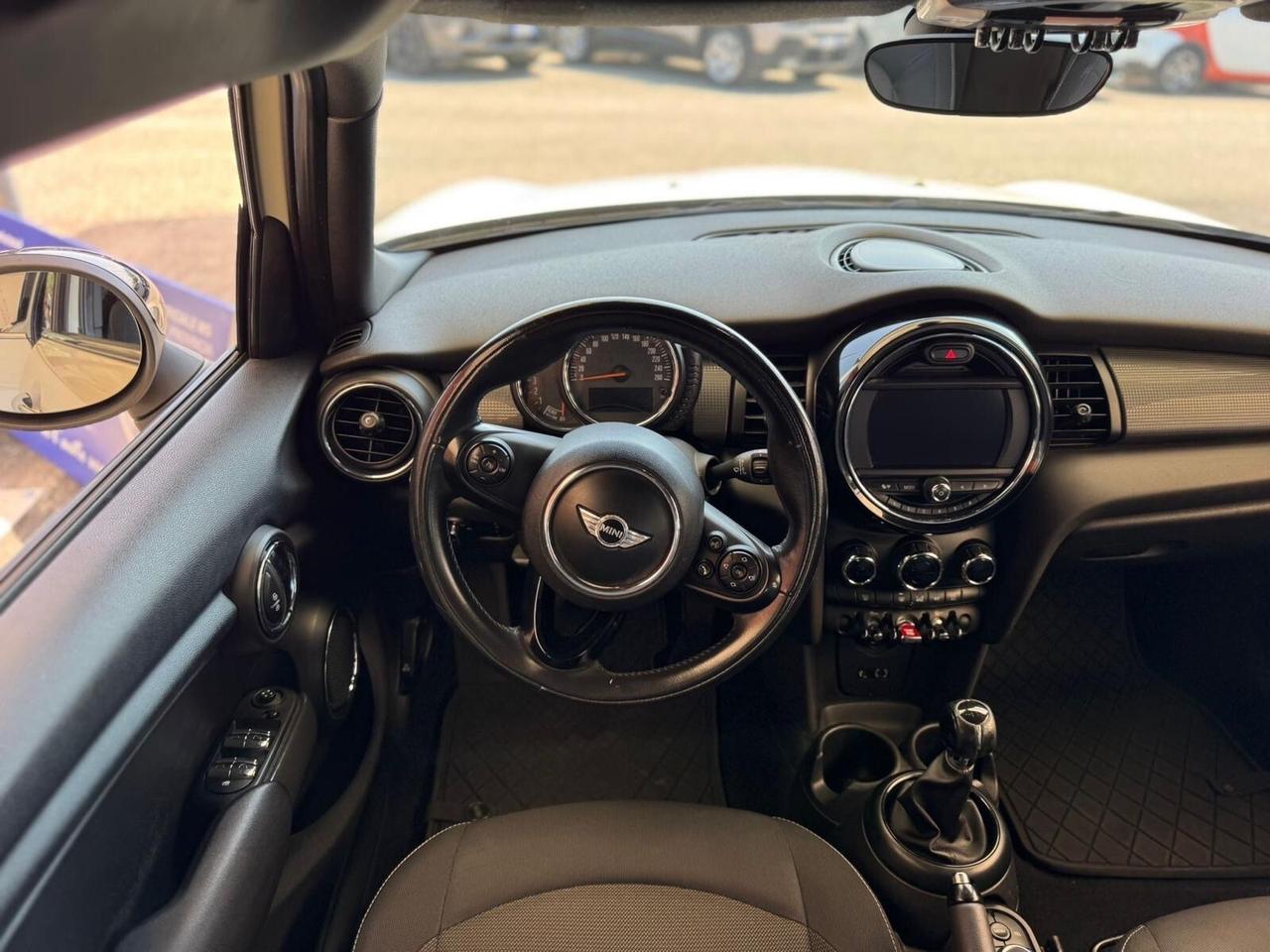 Mini 1.5 Cooper D Business 5 porte