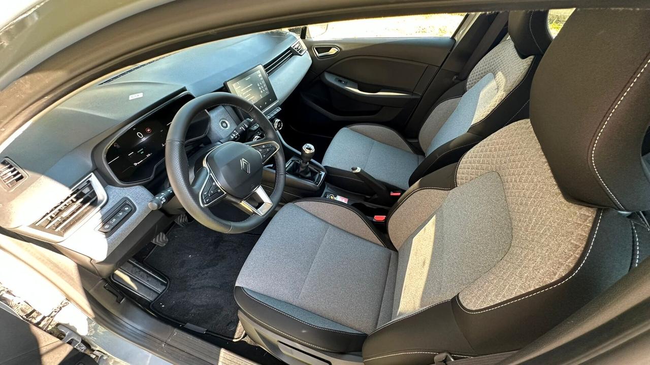 Renault Clio TCe 90 CV 5 porte Evolution 2025 solo 9.400KM LEGGI TESTO