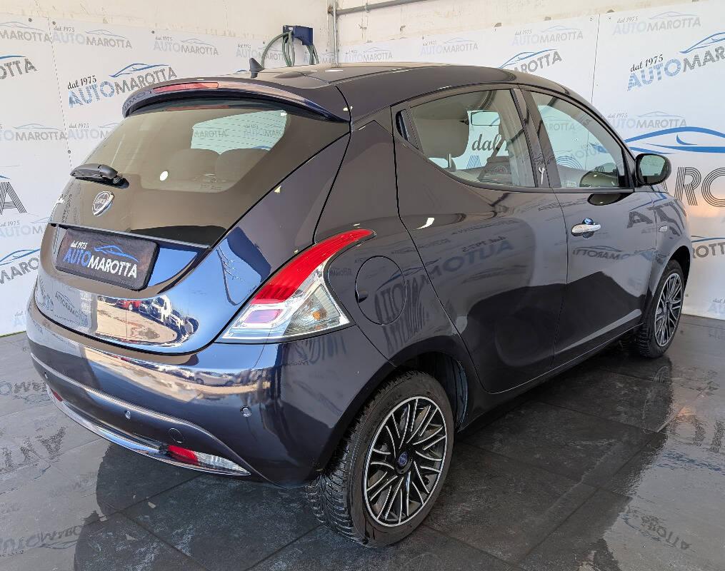 Lancia Ypsilon 1.2 Gold 69cv