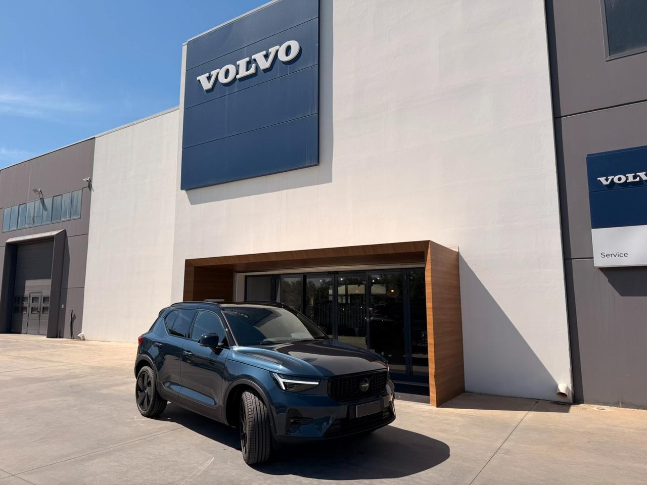 Volvo XC40 B3 automatico Ultra Black Edition