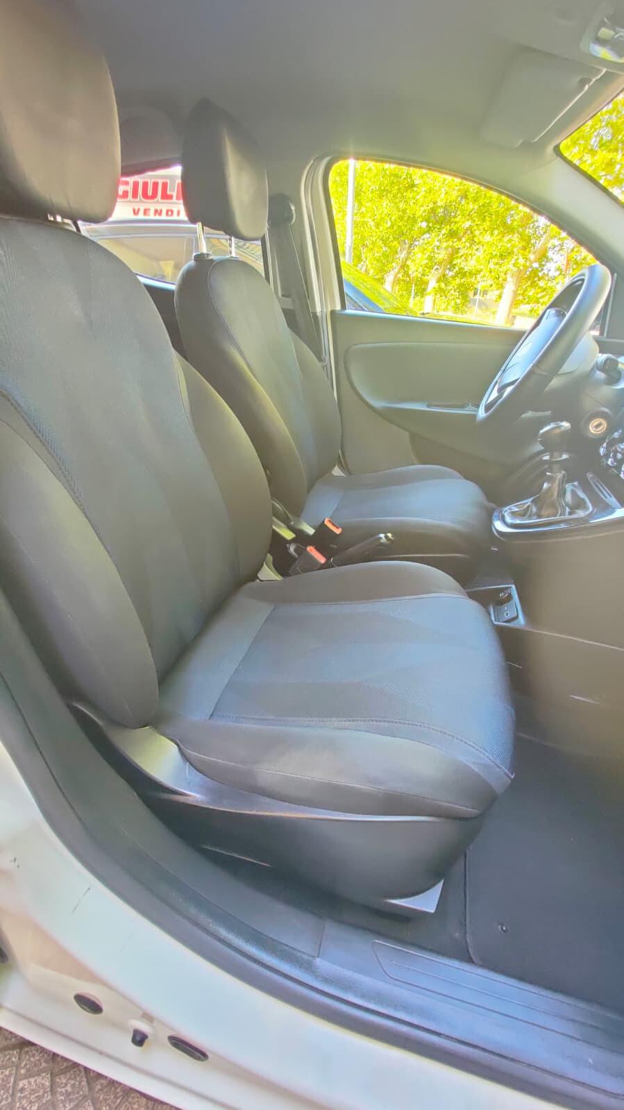 Lancia Ypsilon 1.2 69 CV 5 porte S&S Gold