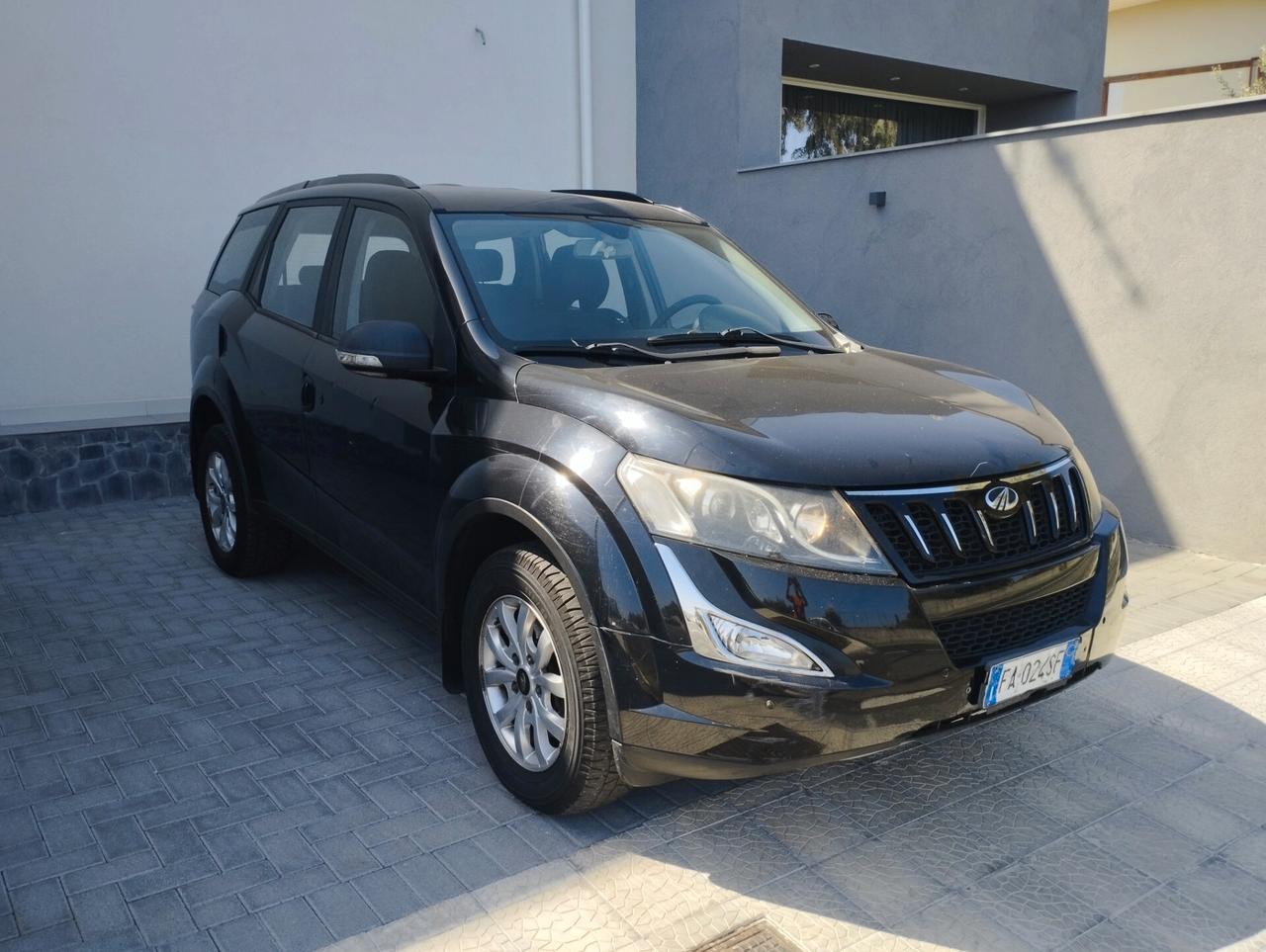 Mahindra XUV500 2.2 16V AWD W6