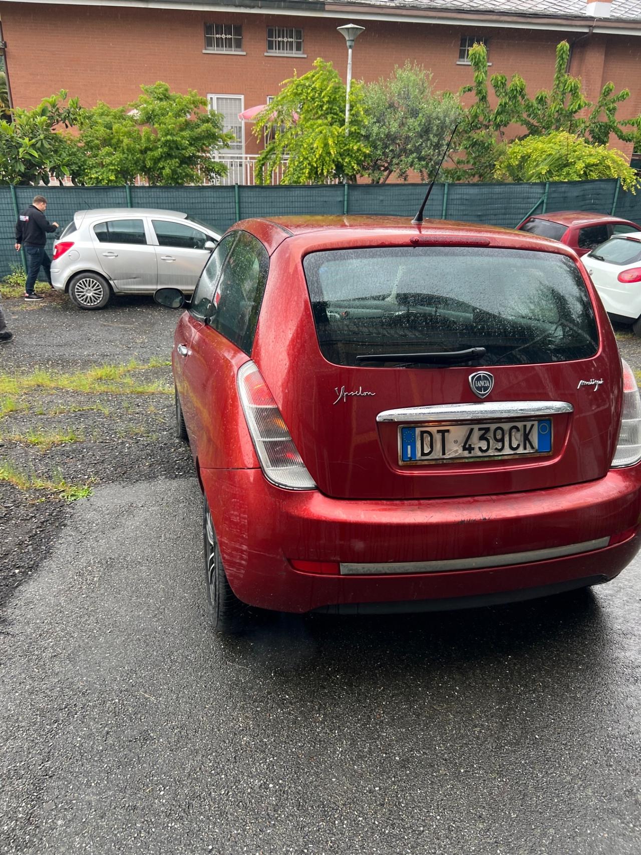Lancia Ypsilon 1.3 MJT 75 CV Argento