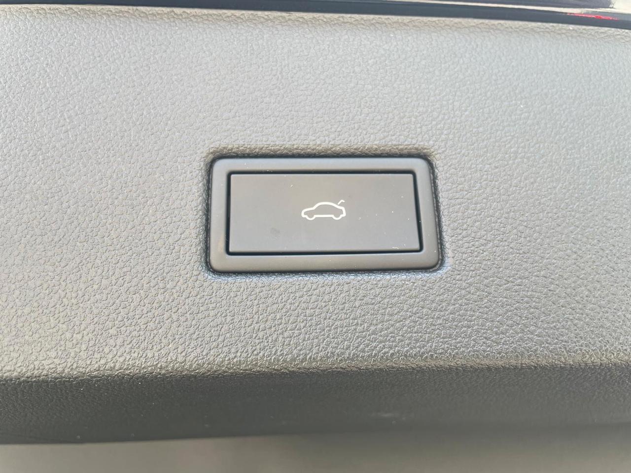 Volkswagen T-Roc 2.0 TDI SCR 150 CV DSG R-Line