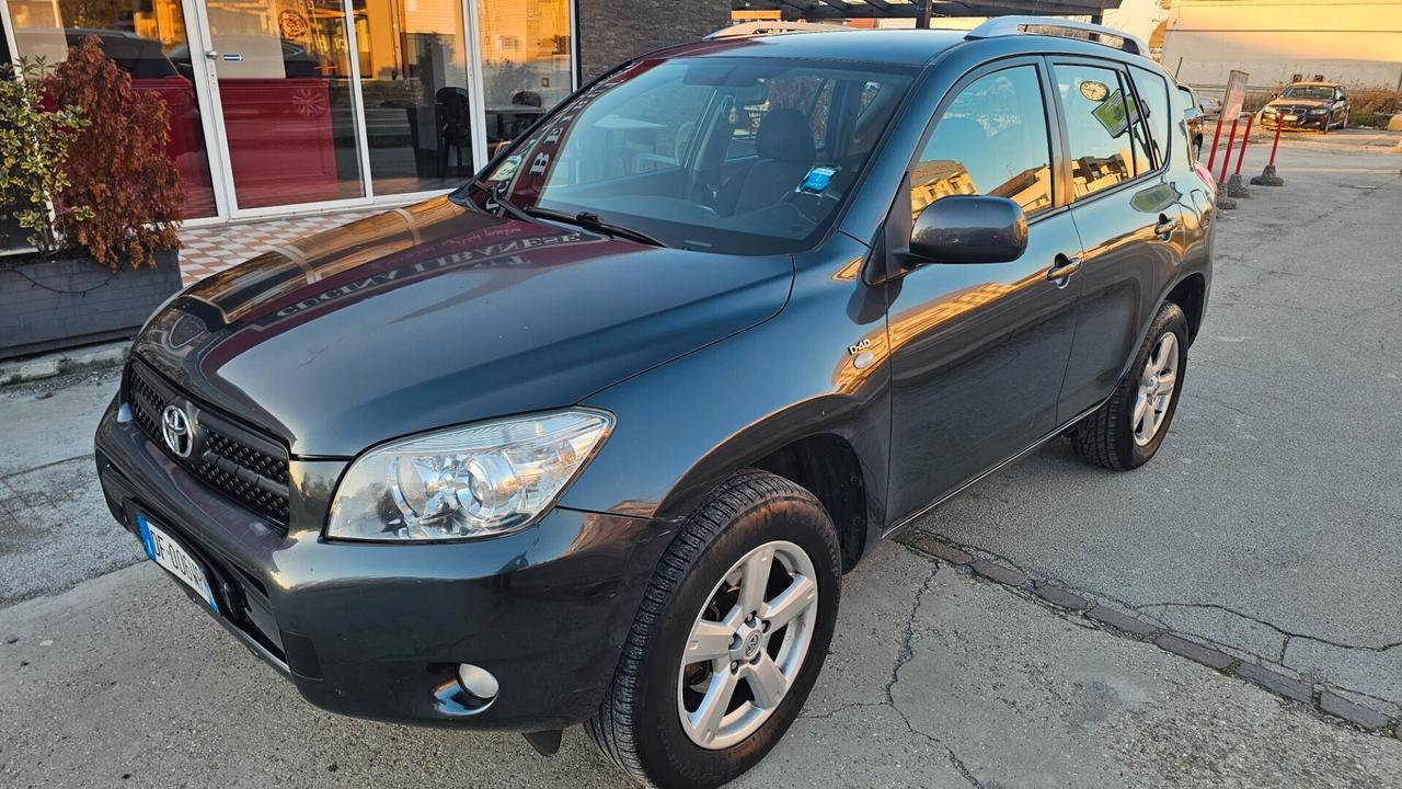 Toyota RAV 4 RAV4 2.2 D-4D 136 CV Luxury