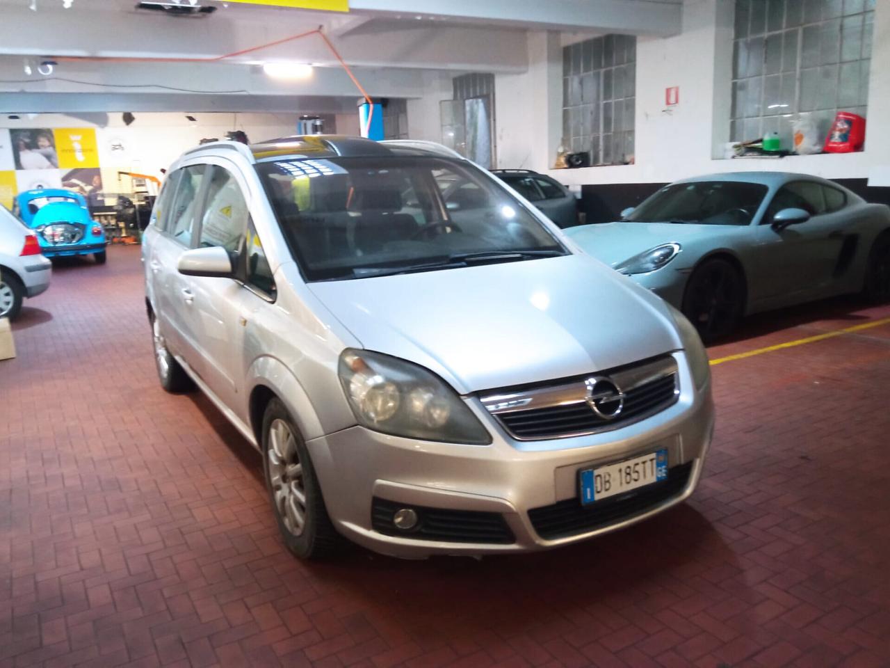 Opel Zafira 1.9 CDTI 120CV Cosmo 7 POSTI
