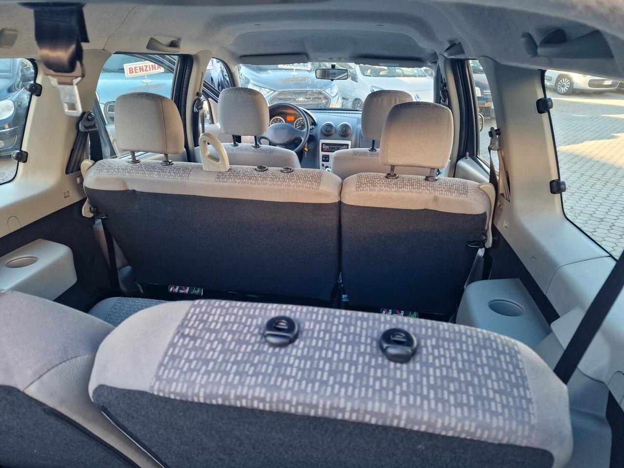 Dacia Logan 1.6 benzina 105cv 7 POSTI