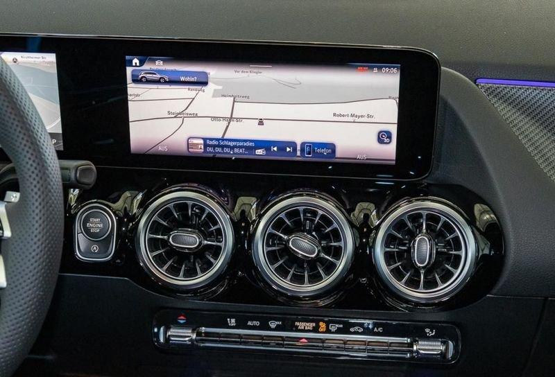 Mercedes-Benz GLA GLA 180 Automatic AMG Line Camera 360° Distronic Multibeam Led 19"